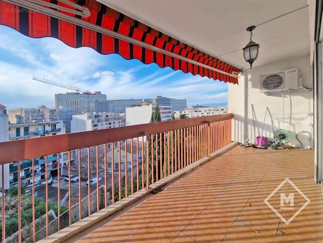 Appartement à MARSEILLE-5E