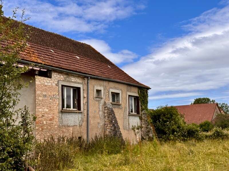 Maison à FONTAINES