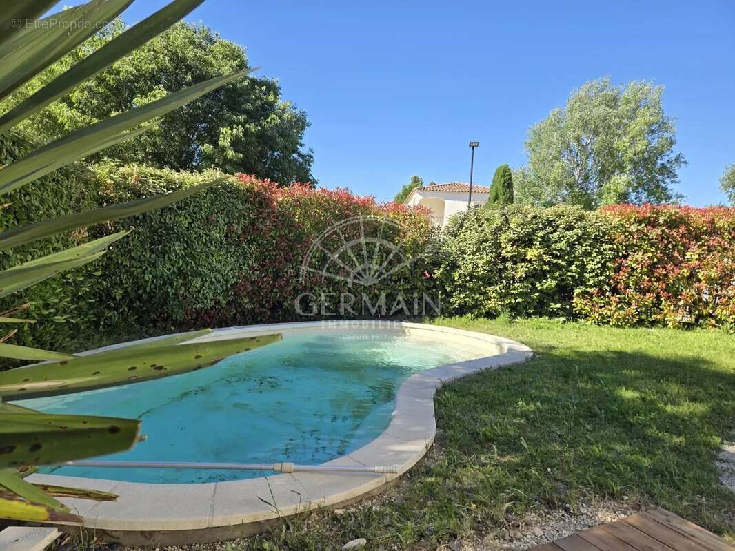 Maison familiale avec piscine et garage - Lagnes - photo 12