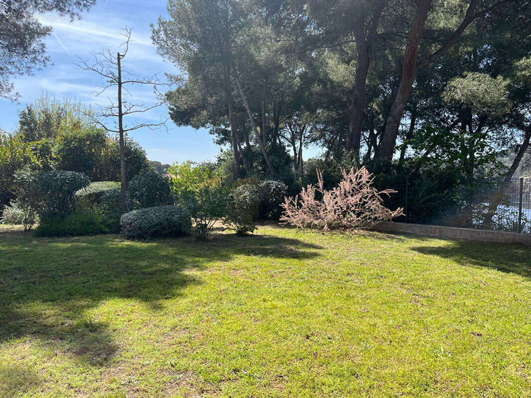 Saint Raphael T3 avec jardin proche du petit port du Poussaï - photo 8