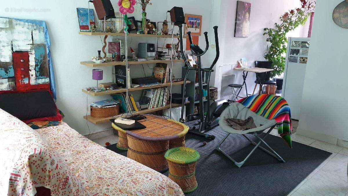 Appartement à SAINT-LEONARD-DE-NOBLAT