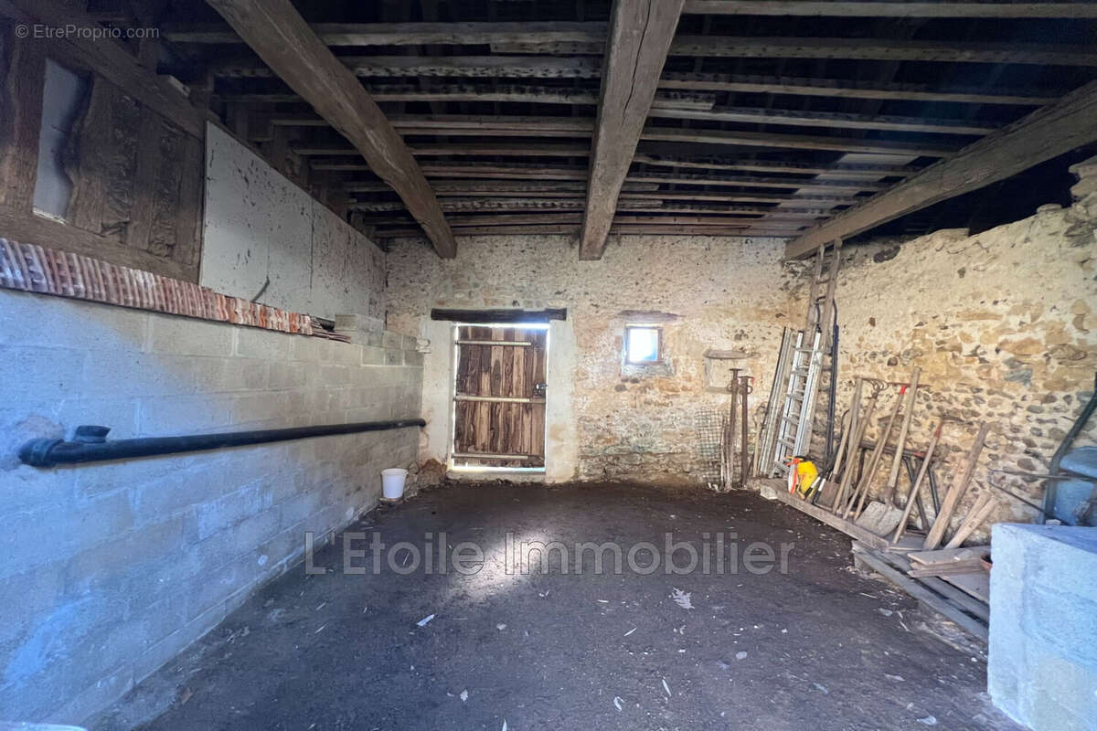 Maison à SAINT-VICTOR-DE-RENO