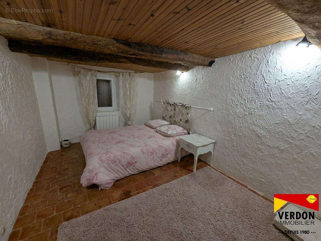 Maison à SAINT-JULIEN-DU-VERDON