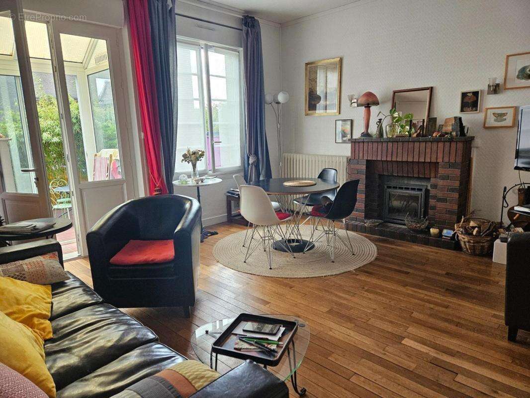 Maison de ville 4 chambres avec garage, cour et jardin - photo 3