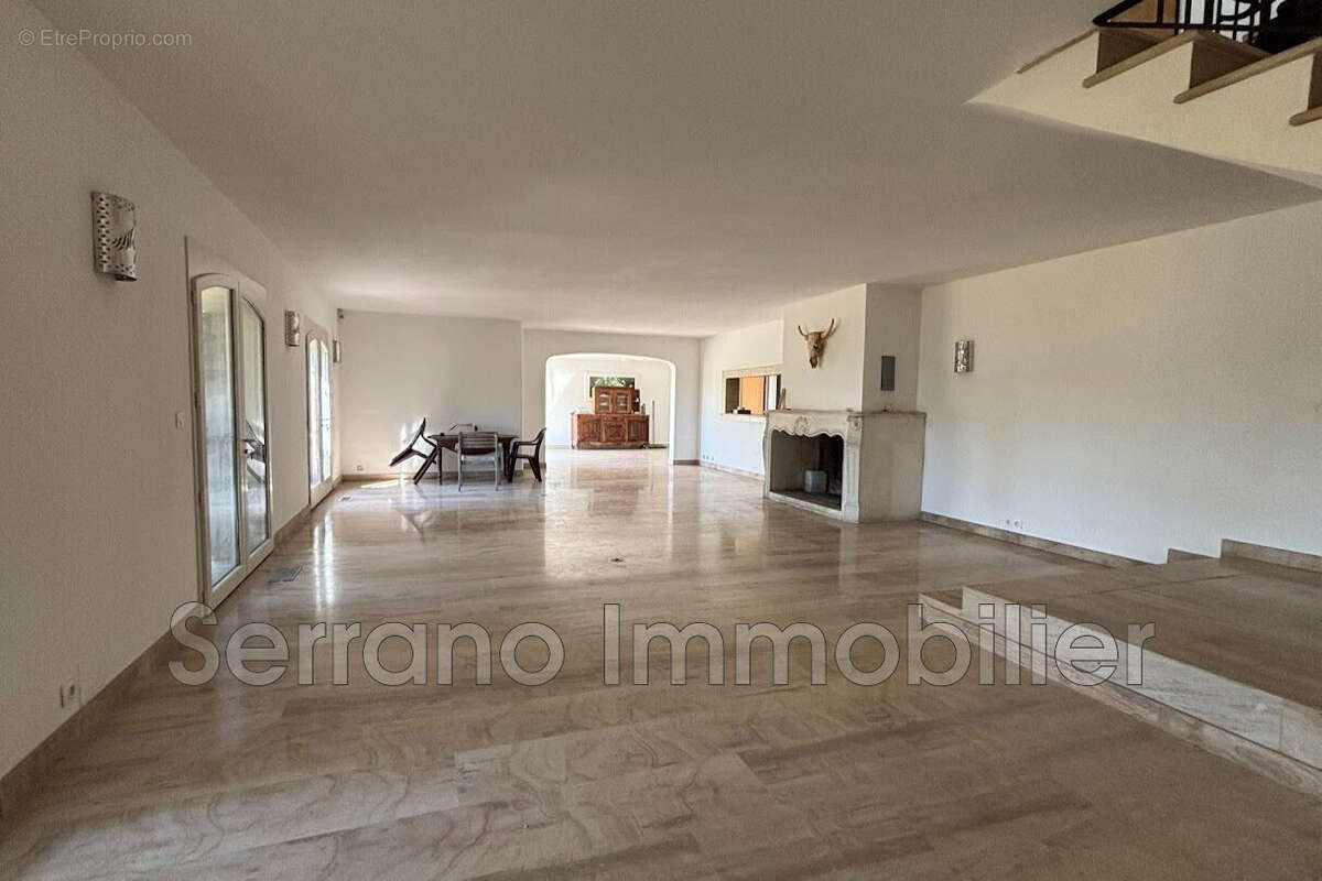 Maison 293 m² à Beaucaire  - photo 5