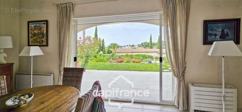 Maison à vendre 4 pièces VUE MER + Garage 55m² + Piscine SANARY SUR MER (83) - photo 25