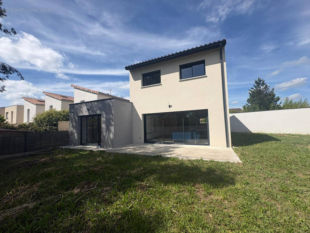 Maison à BRUGUIERES