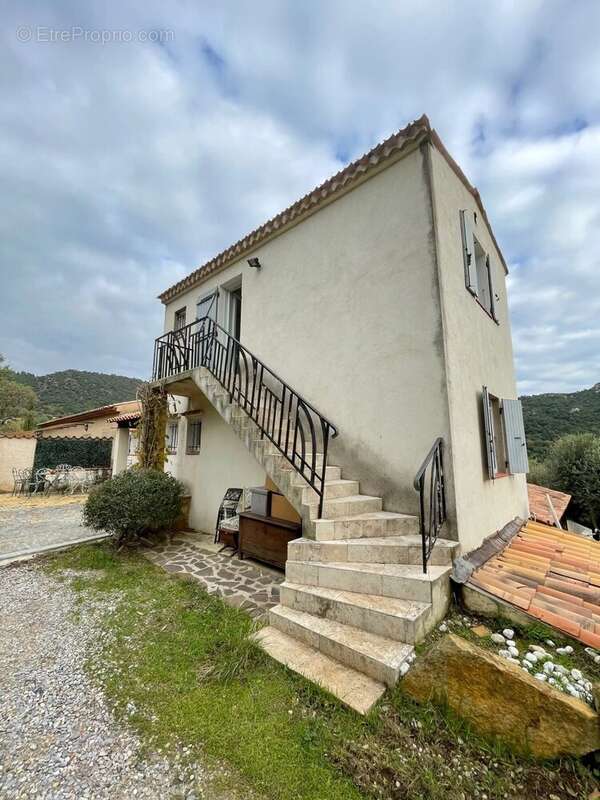 Maison à PLAN-DE-LA-TOUR