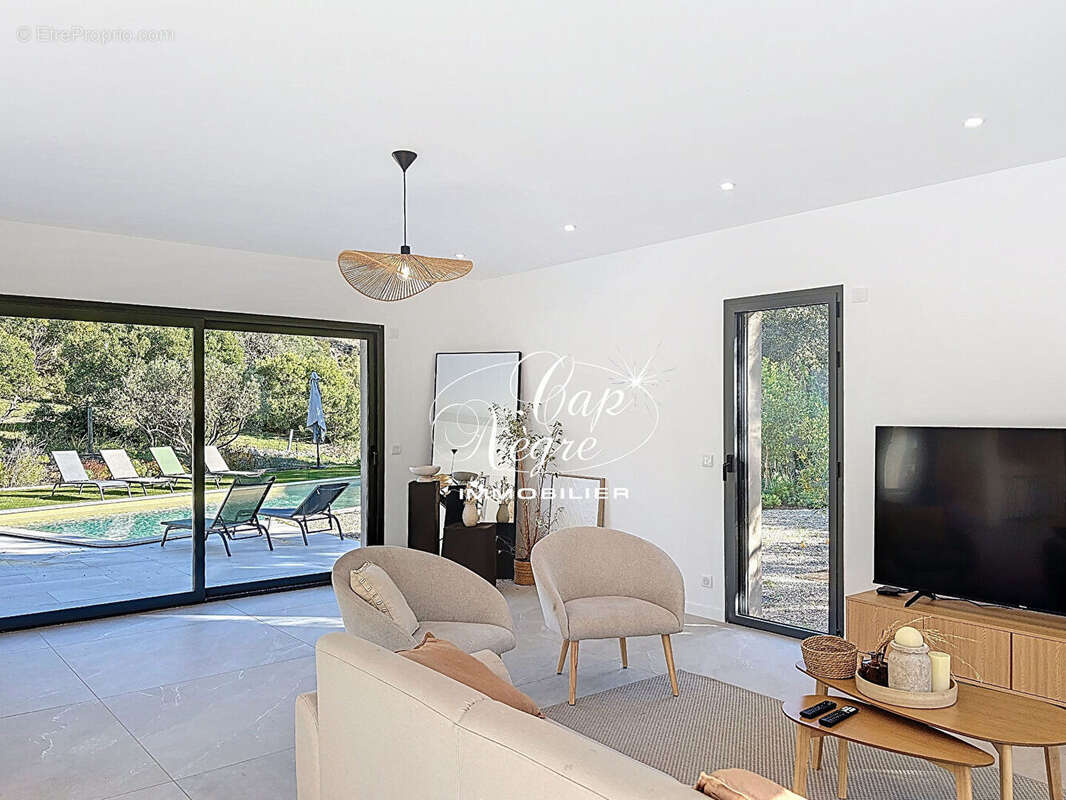 Maison à PLAN-DE-LA-TOUR