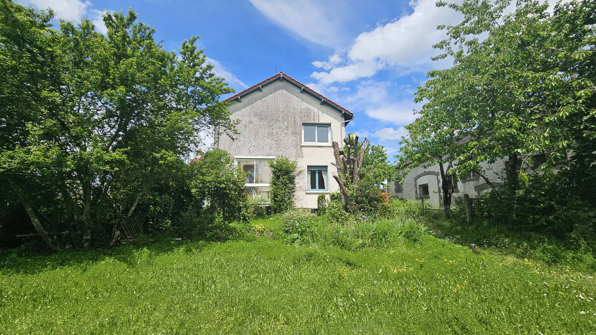 Maison à LE DORAT