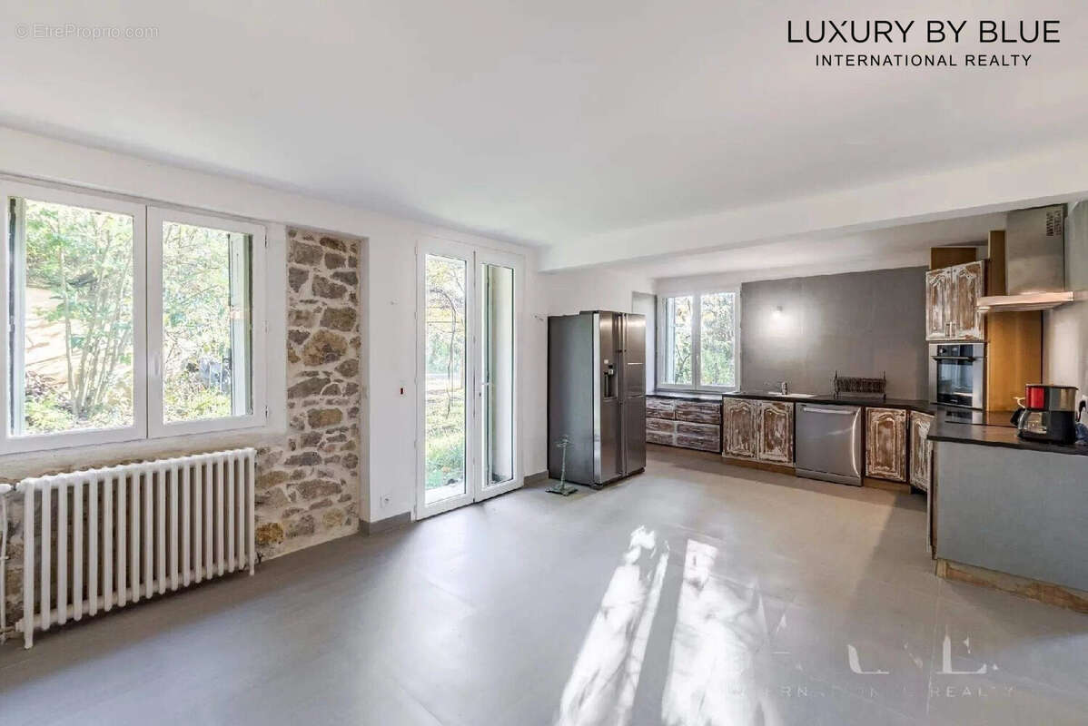 Maison à MOUGINS