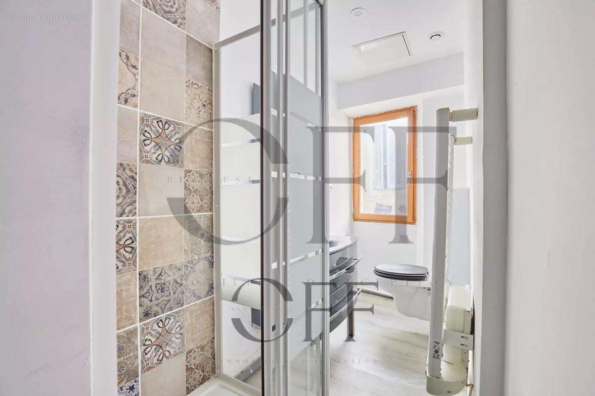 Appartement à MARSEILLE-2E