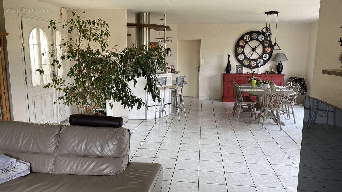 Maison à LES HERBIERS