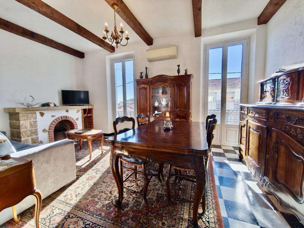 Maison à SAINT-LAURENT-DU-VAR