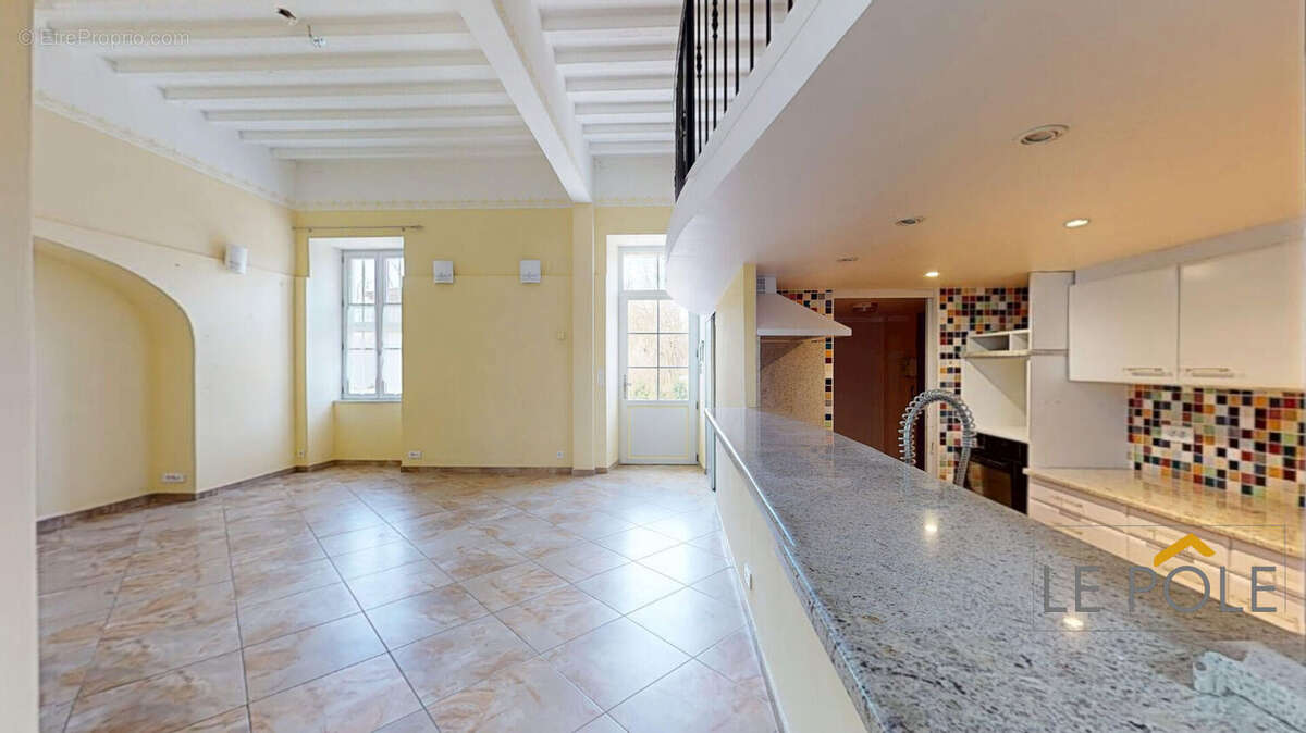 Appartement à MONTBOUCHER-SUR-JABRON