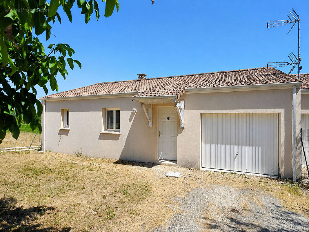 Maison à LA COURONNE