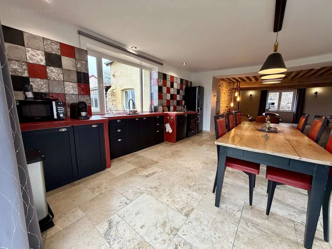 Maison à DUN-LES-PLACES