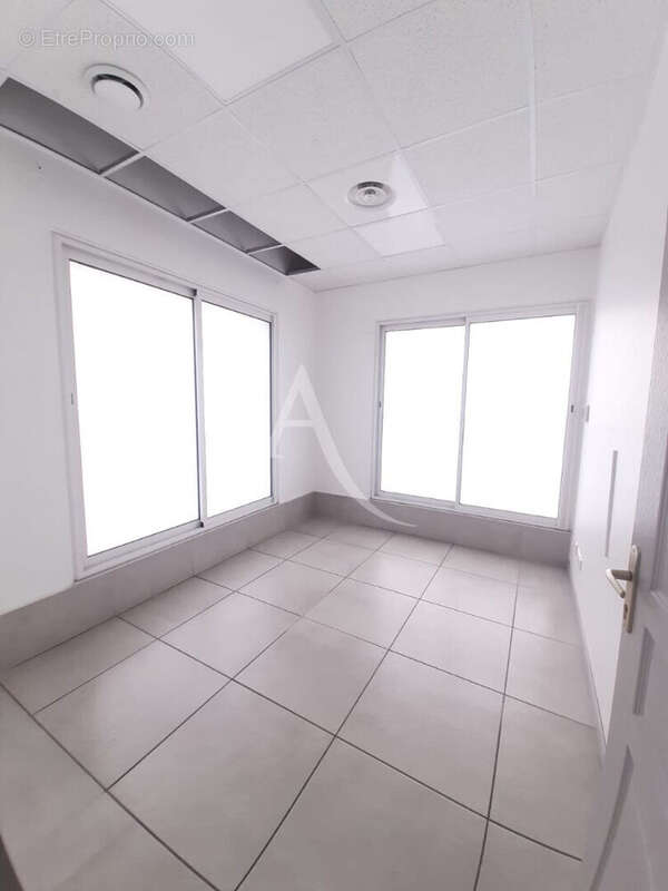 Commerce à FORT-DE-FRANCE