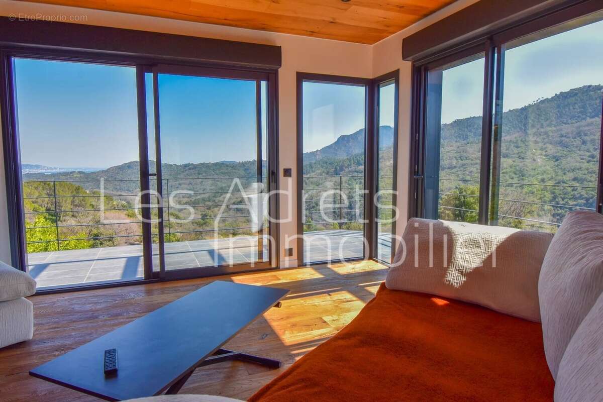 Maison à LES ADRETS-DE-L'ESTEREL