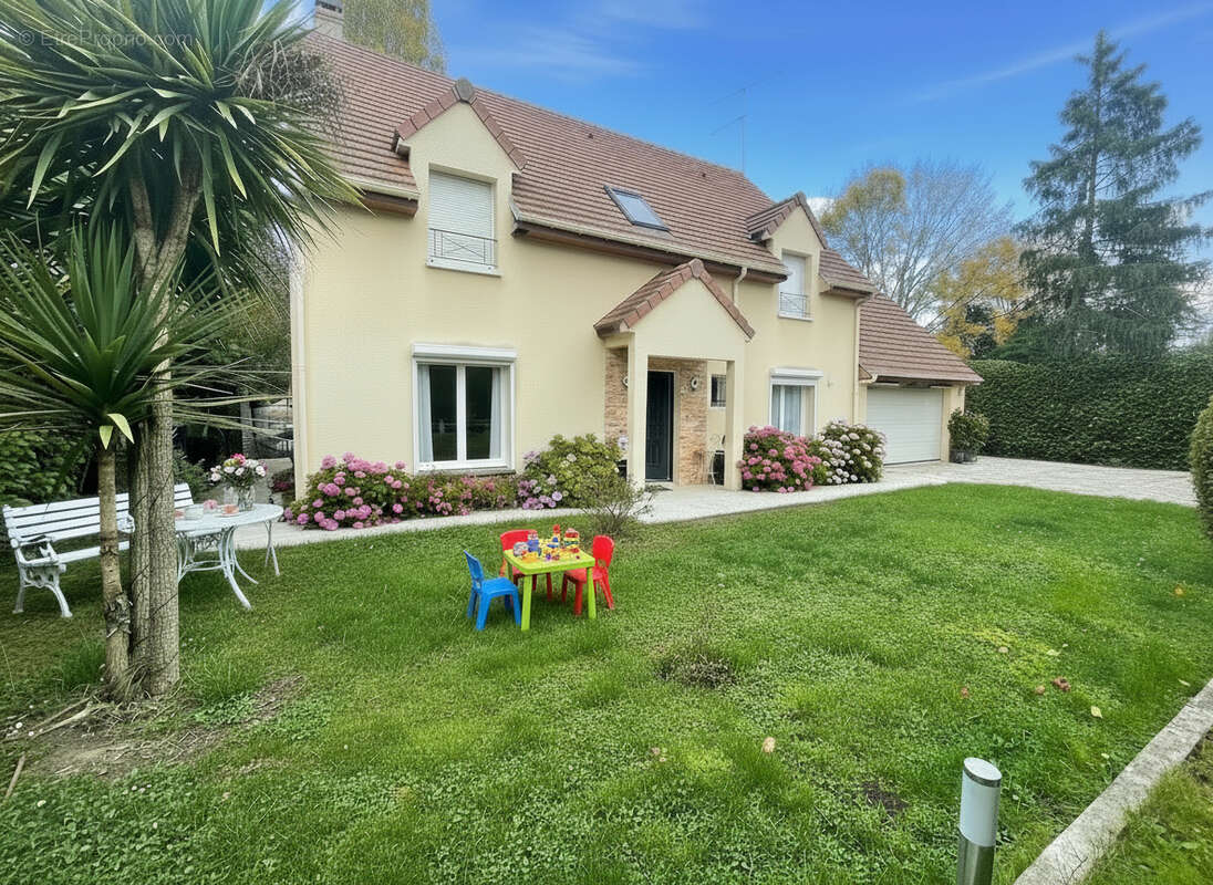 Maison à VERRIERES-LE-BUISSON