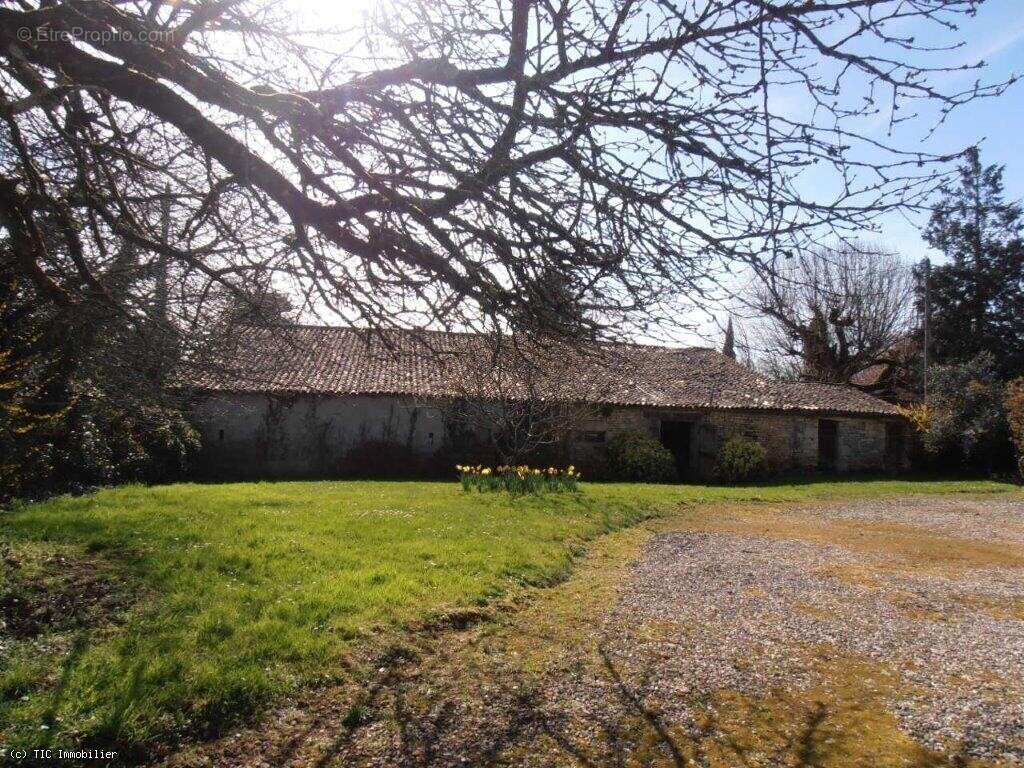 Maison à SAUZE-VAUSSAIS