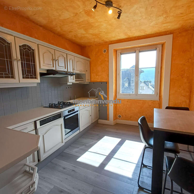 Appartement à POLMINHAC