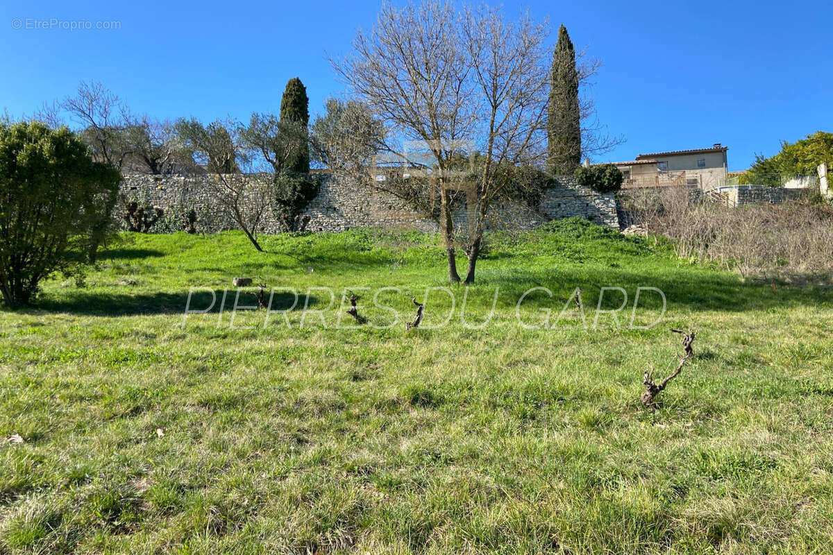 Terrain à LA ROUVIERE