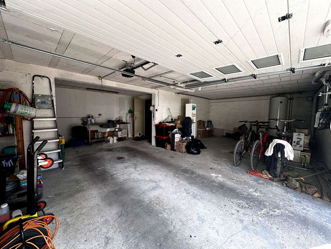 Maison à BUSSY-SAINT-MARTIN