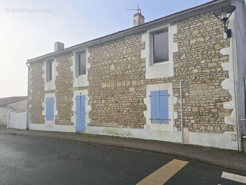 Maison à SAINT-DENIS-DU-PAYRE