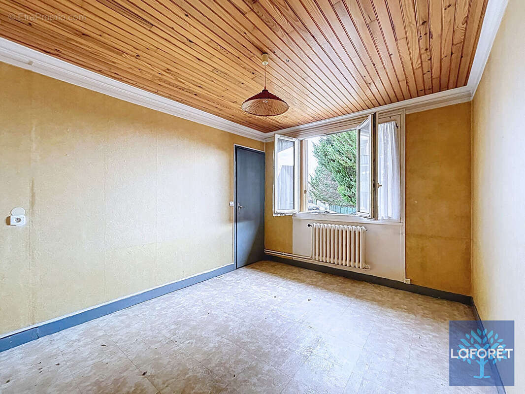 Appartement à VIGNEUX-SUR-SEINE