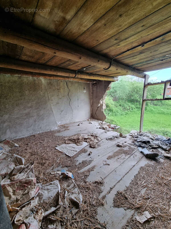 Maison à SAINT-AMANT-ROCHE-SAVINE