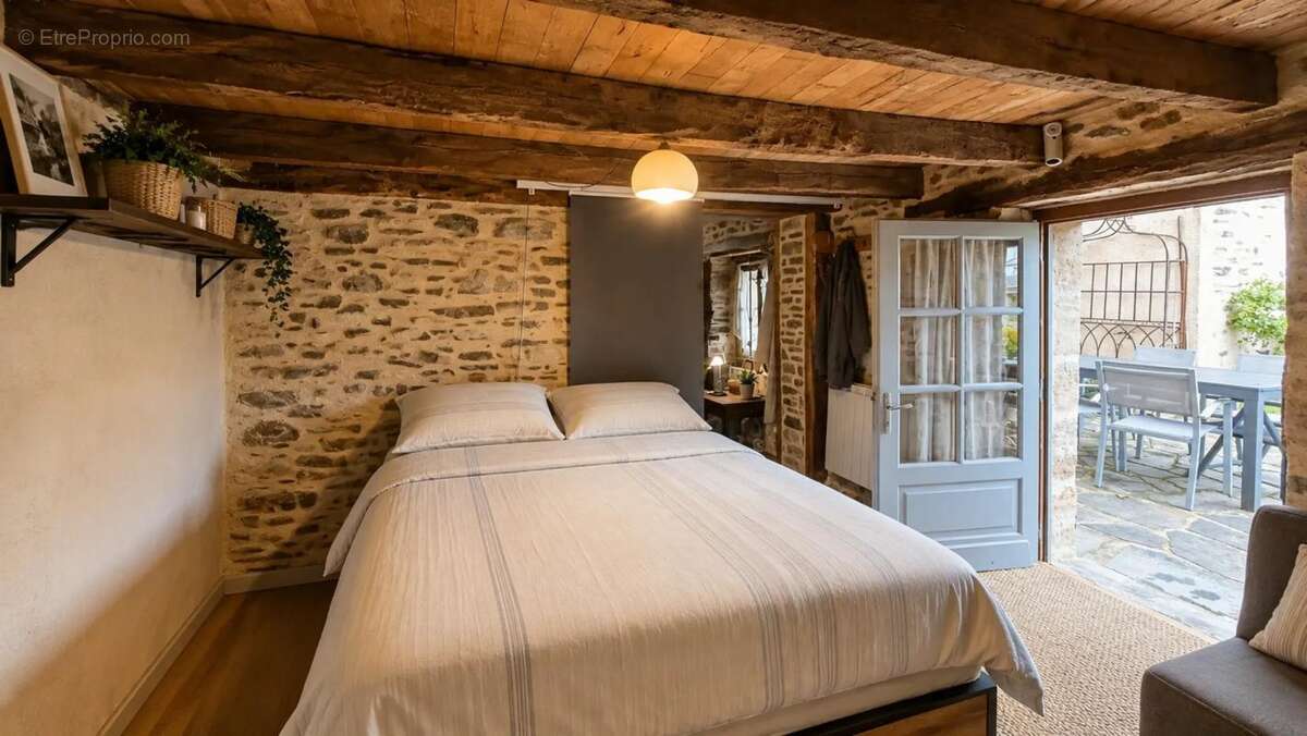 Maison à LACAPELLE-MARIVAL