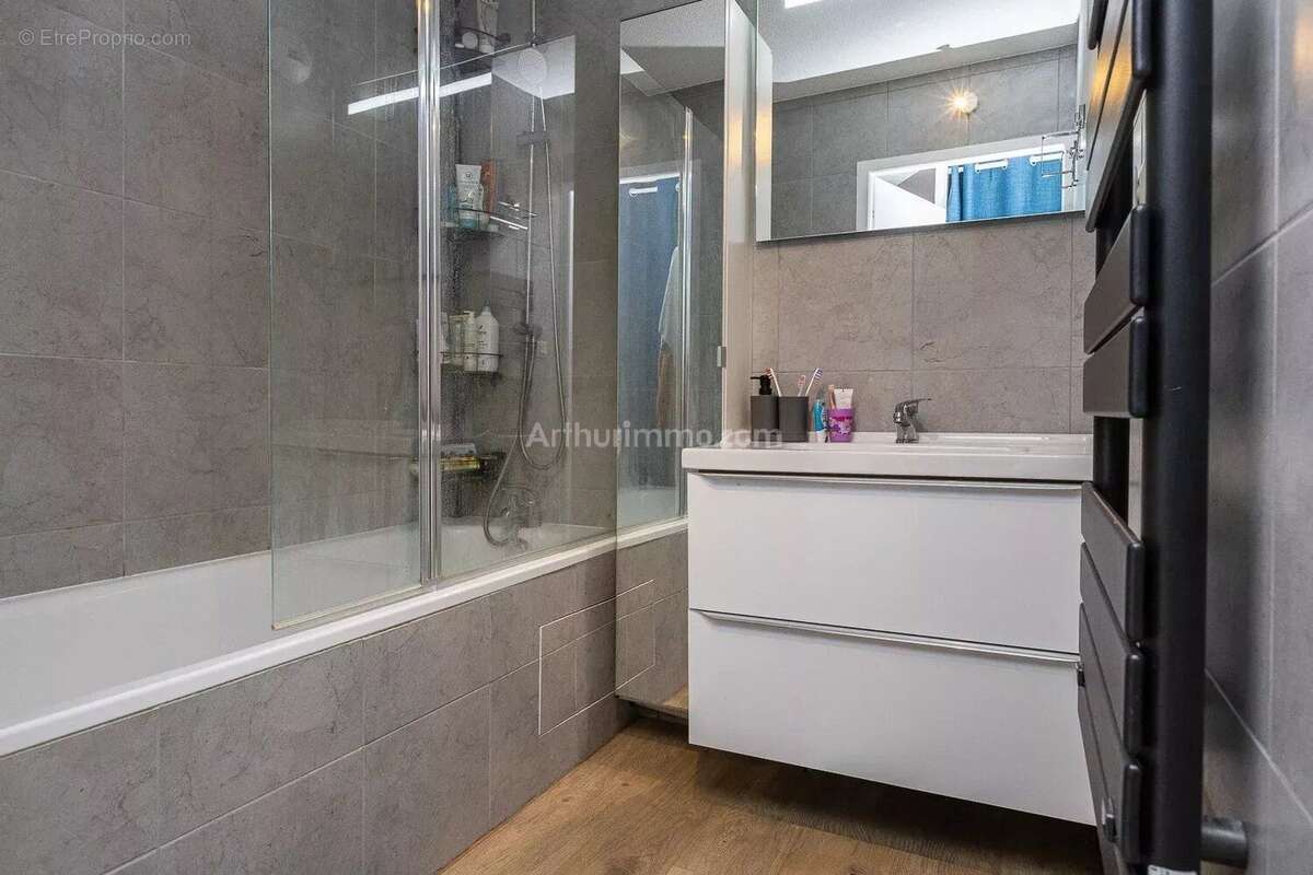 Appartement à MORESTEL