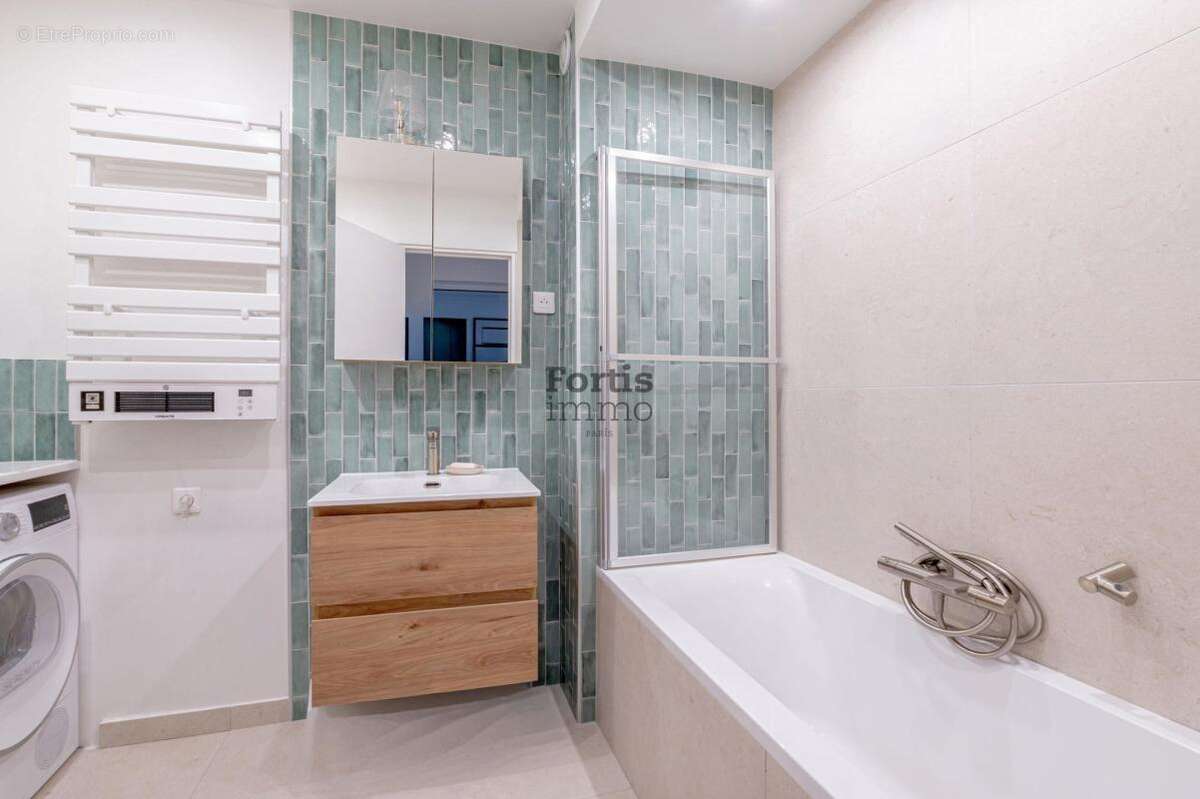 Appartement à PARIS-18E