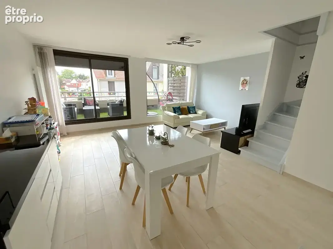 Appartement à VOISINS-LE-BRETONNEUX