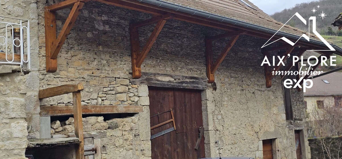 Maison à LOMPNAS