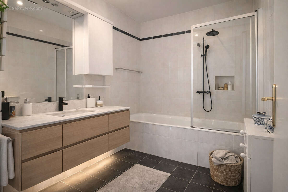 Appartement à CHARBONNIERES-LES-BAINS