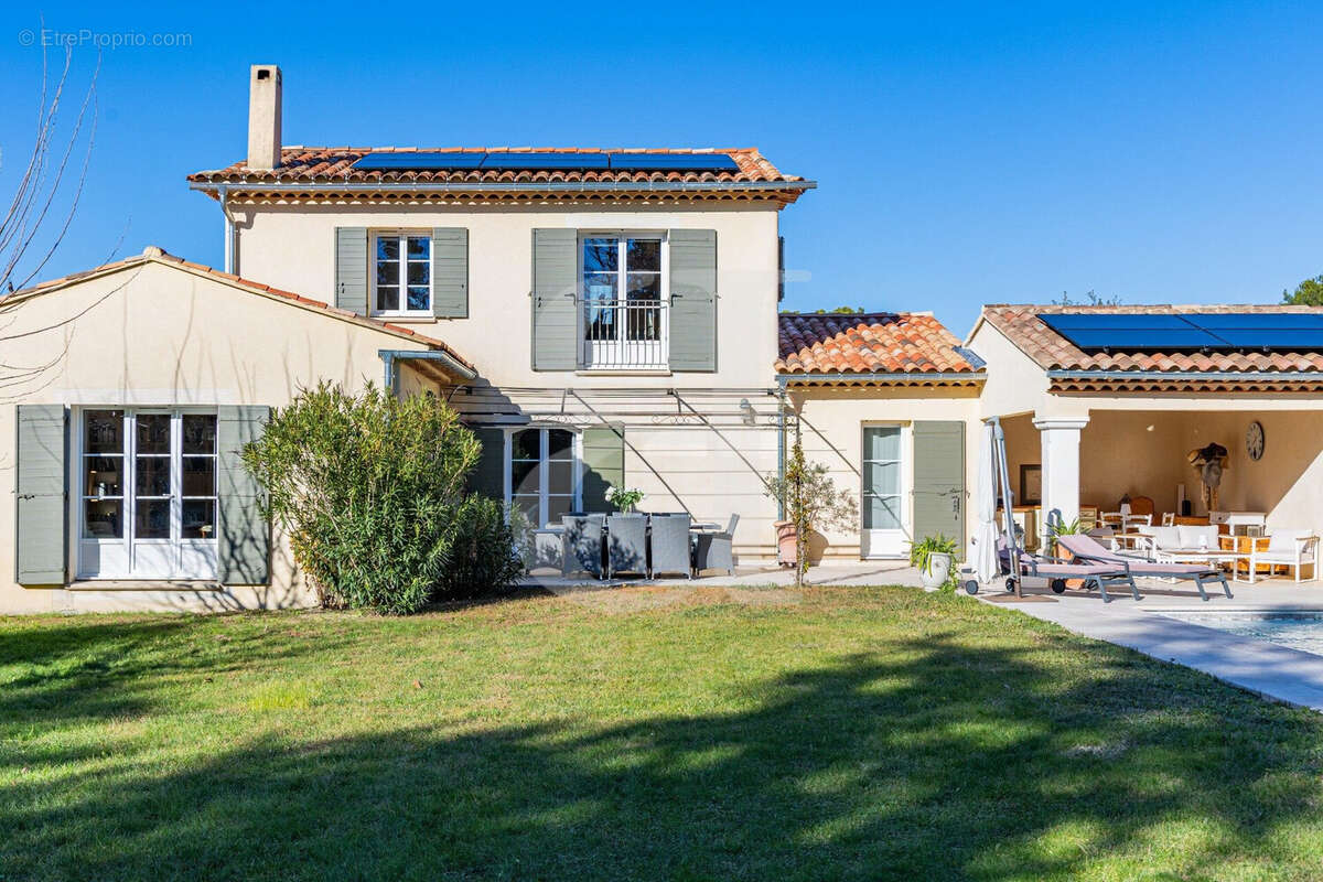 Maison à SAUMANE-DE-VAUCLUSE