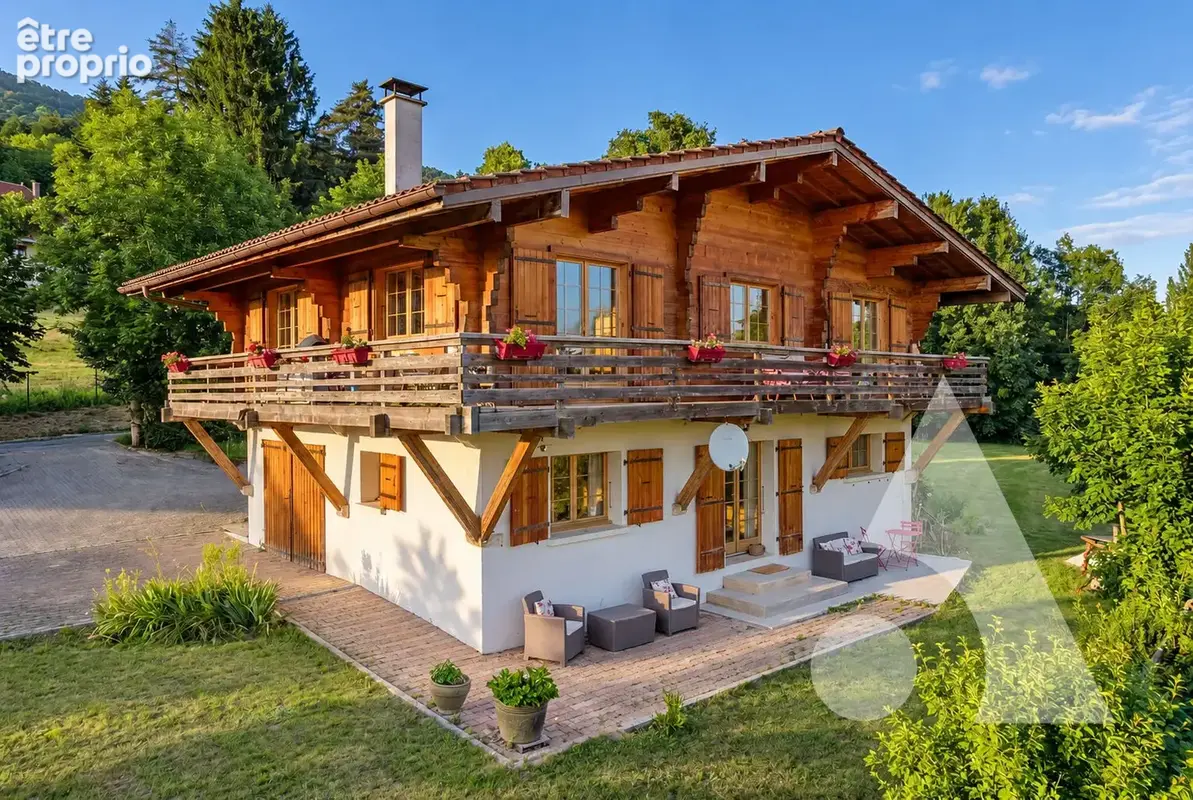 Photo Maison à Divonne-Les-Bains au prix de 880 000€
