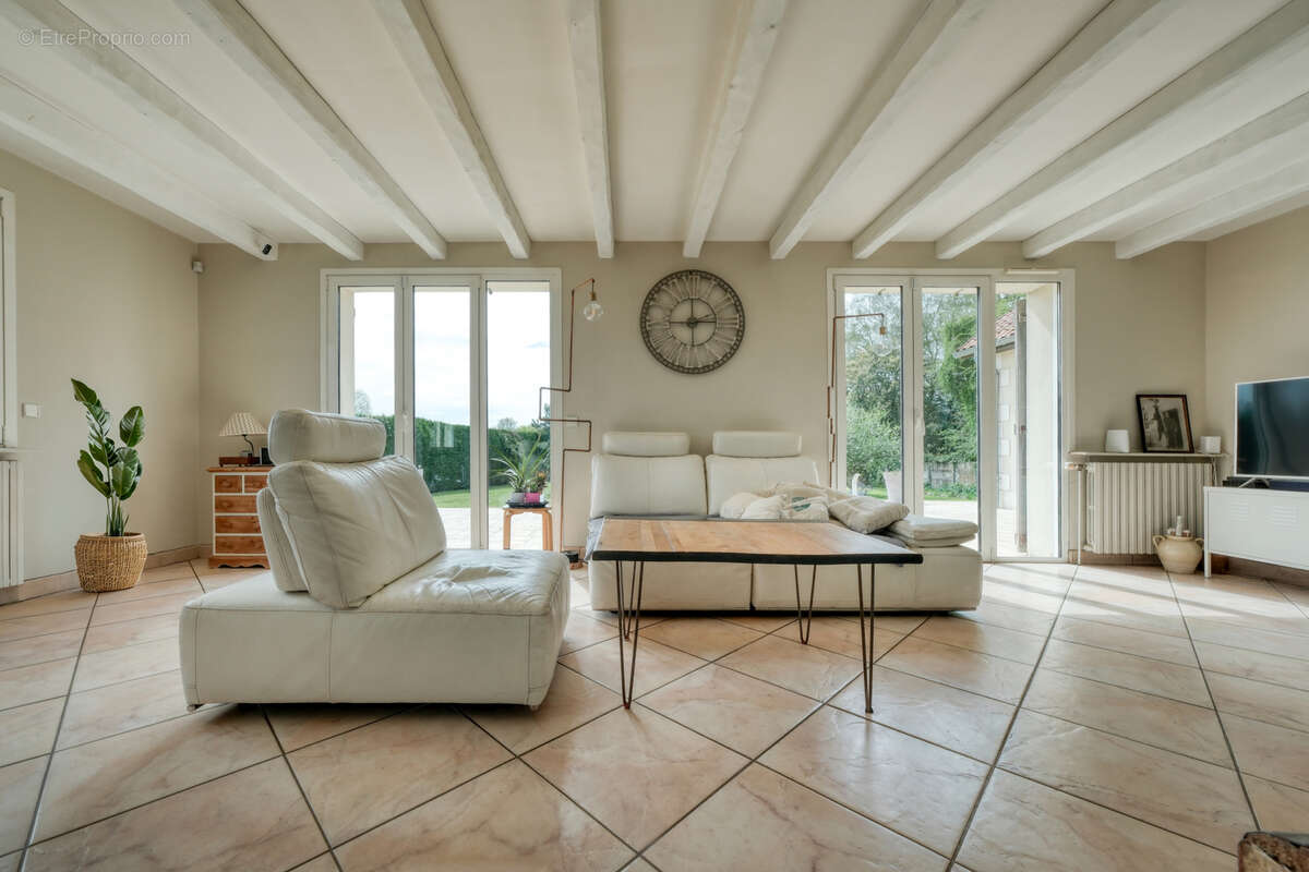 Maison à LES MOLIERES