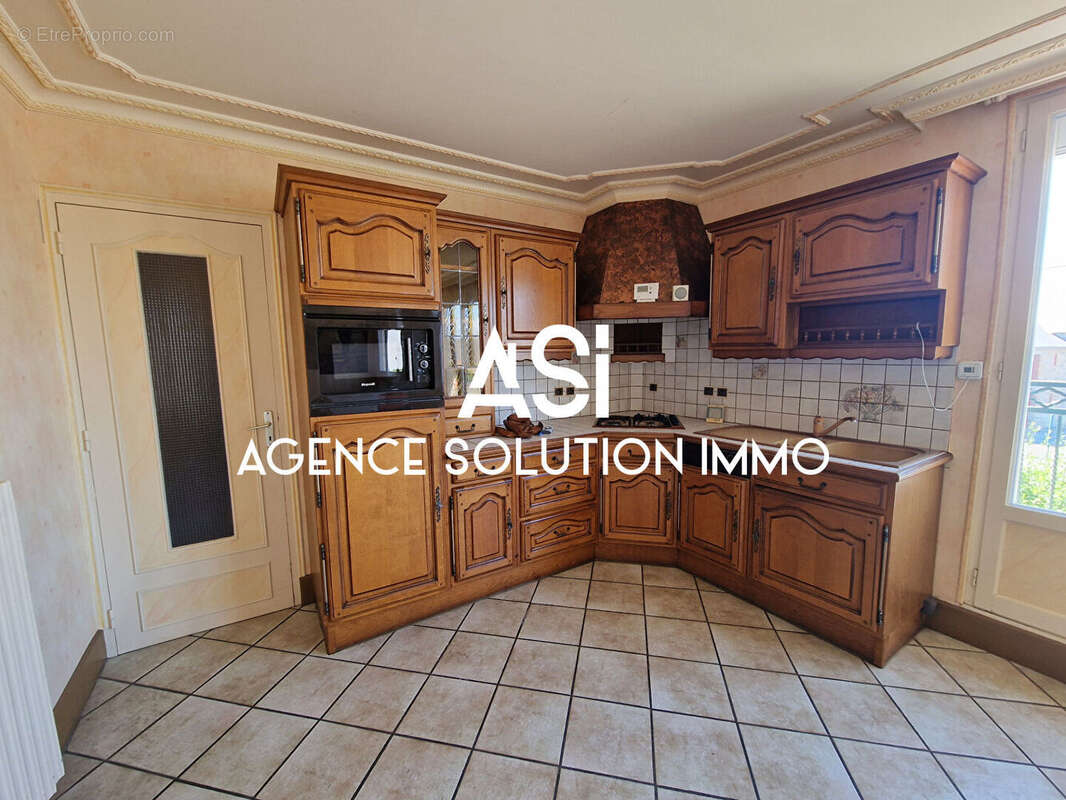 Maison à SAINT-PIERRE-LA-COUR