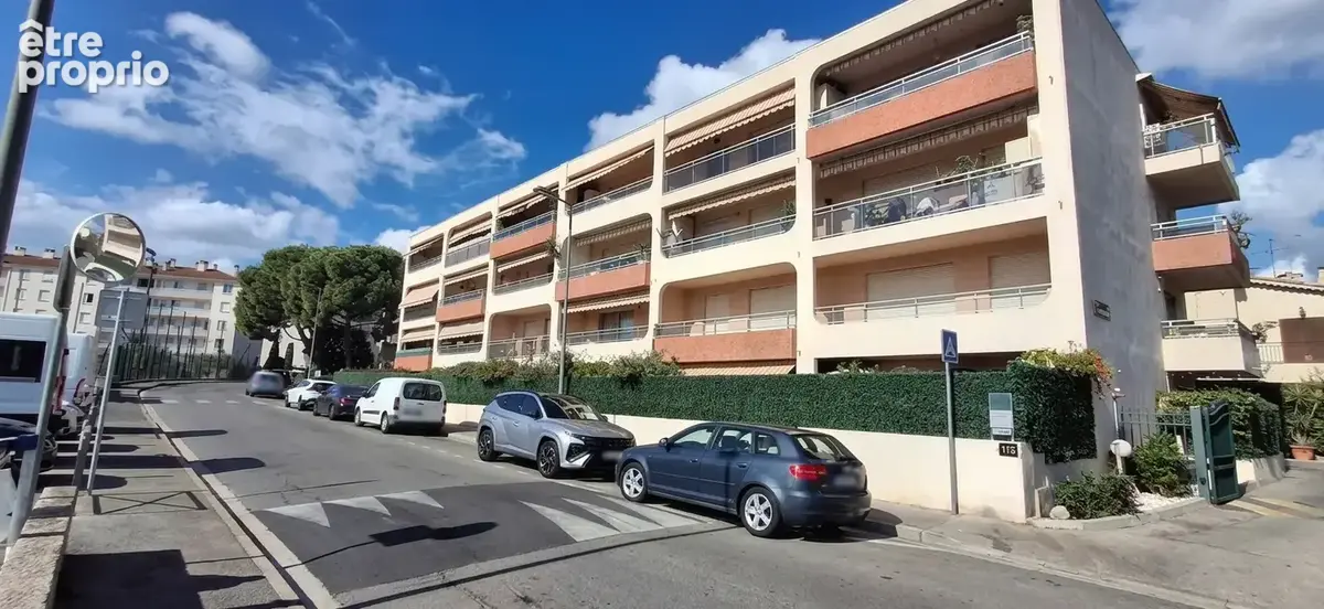 Appartement à VALLAURIS