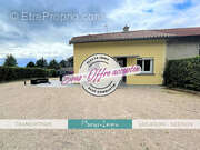 Maison à BAGE-LA-VILLE