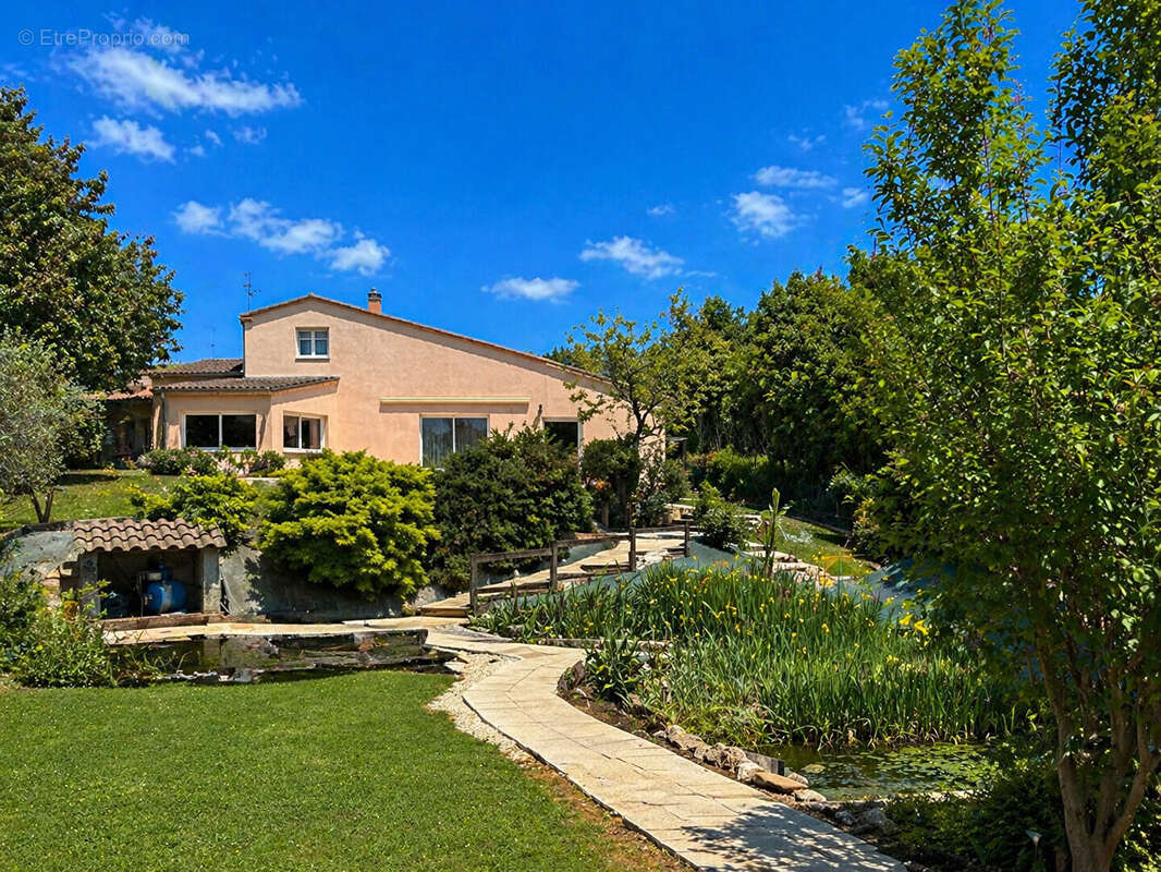 Maison à SAINTE-LIVRADE-SUR-LOT