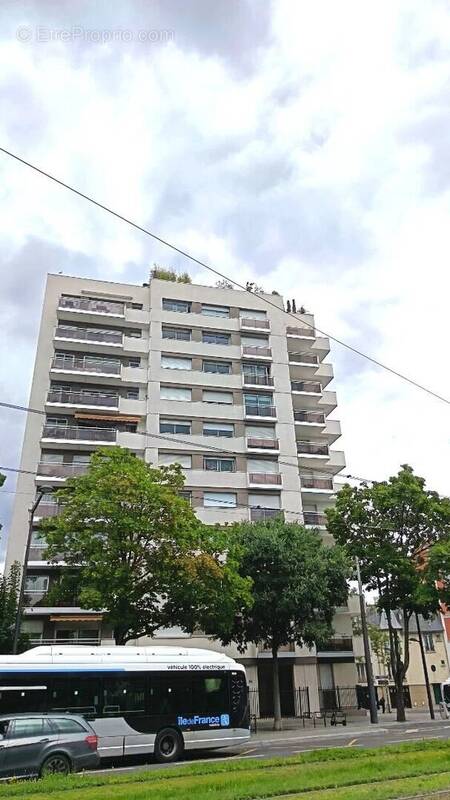 Appartement à PARIS-14E