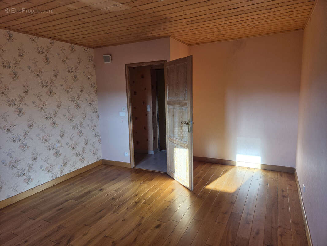 Appartement à ETALANS