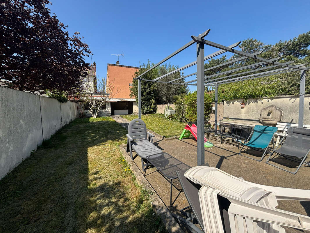 Maison à LE BLANC-MESNIL