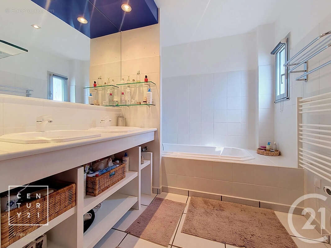 Maison 161 m² à Le Soler  - photo 16