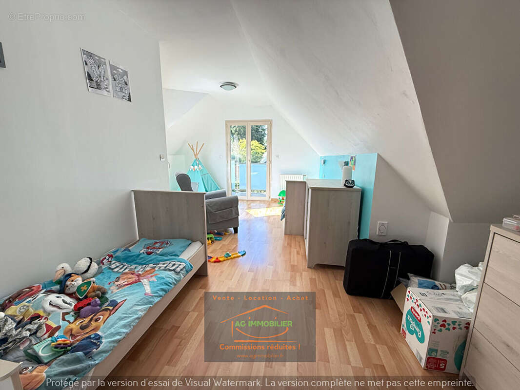 Maison à LA CHAPELLE-DES-FOUGERETZ