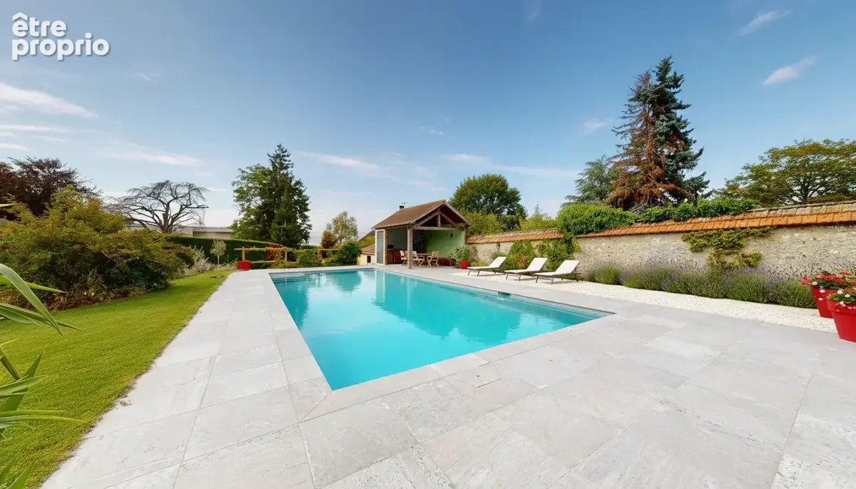 Pontchartrain, propriete dans un parc clos de murs avec piscine superbe, double garage et pool house. - photo 25